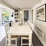 4 Star In Dronningmolle Holiday home Hornbaek