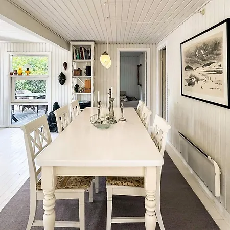 6 Person In Dronningm Lle Holiday home *