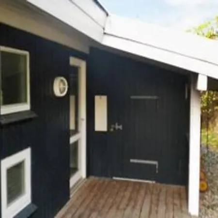 4 Star In Dronningmolle Holiday home Hornbaek
